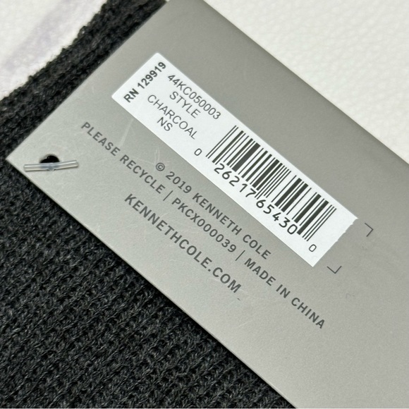 Reaction Kenneth Cole Men’s Gift Set Winter Scarf Cuffed Beanie Hat Charcoal NWT - Picture 9 of 16